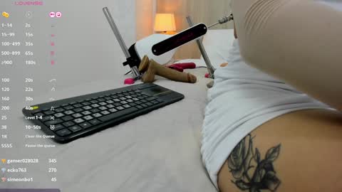 Snapshot of lina_garcia chatting on 27, 12, 2024 online show from 27, 12, 2024