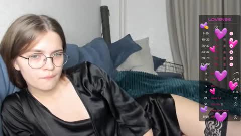 Snapshot of lina_hall chatting on 7, 1, 2025 lina hall online show from 7, 1, 2025