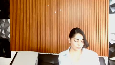 Lina Leyton online show from 24, 6, 2026