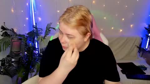 lina_linx online show from 19, 1, 2025