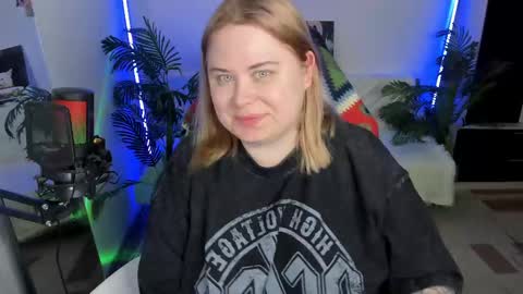 lina_linx online show from 25, 2, 2025