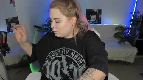 lina_linx online show from 7, 3, 2025