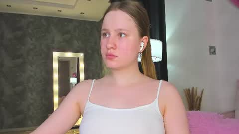 Lina online show from 11, 6, 2026