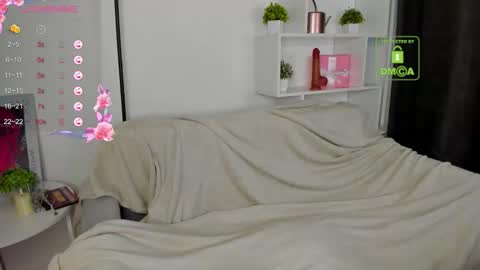 Snapshot of linaderose chatting on 22, 10, 2025 Tiffany online show from 22, 10, 2025