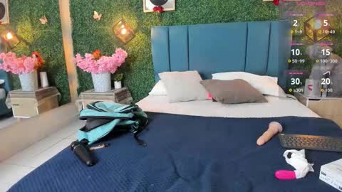 Lina  online show from 14, 9, 2025