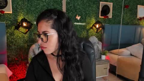 Lina  online show from 16, 12, 2025