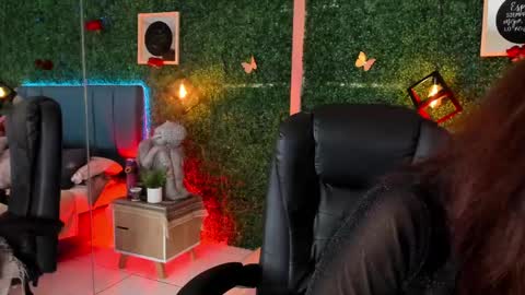 Lina  online show from 6, 5, 2026