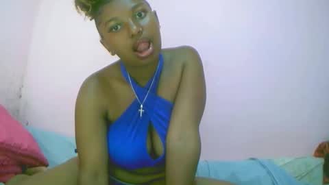 Snapshot of linah1123 chatting on 28, 9, 2025 linah1123 online show from 28, 9, 2025