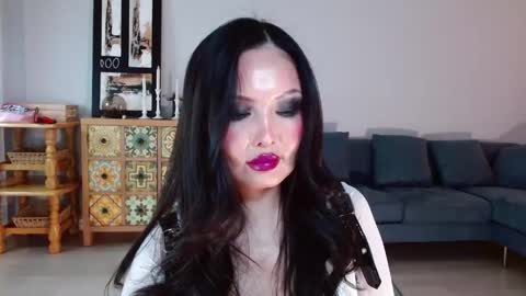 LinaKim online show from 4, 2, 2025