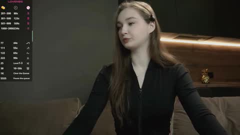 Snapshot of linalure chatting on 27, 11, 2025 Lina online show from 27, 11, 2025