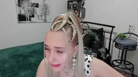 Lina online show from 19, 2, 2025