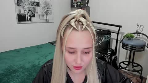 Lina online show from 26, 2, 2025