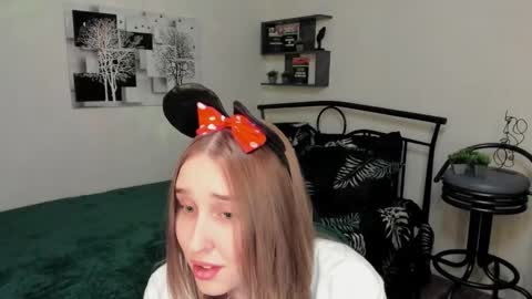 Lina online show from 6, 3, 2025