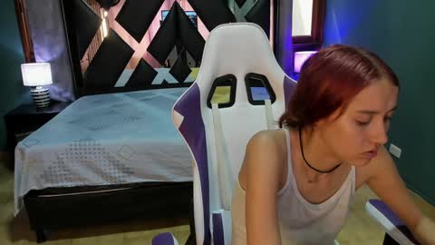 Snapshot of linda4petite chatting on 21, 12, 2024 Linda online show from 21, 12, 2024