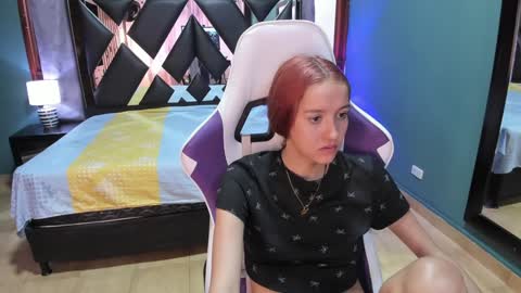 Snapshot of linda4petite chatting on 26, 12, 2024 Linda online show from 26, 12, 2024