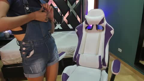 Snapshot of linda4petite chatting on 27, 12, 2024 Linda online show from 27, 12, 2024