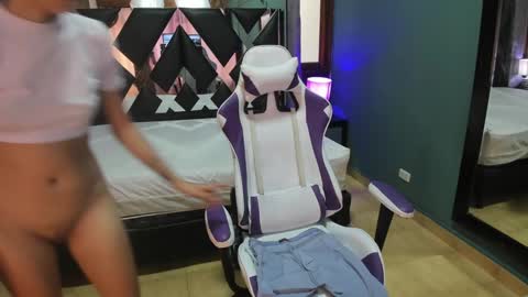 Snapshot of linda4petite chatting on 30, 12, 2024 Linda online show from 30, 12, 2024