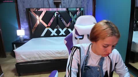 Snapshot of linda4petite chatting on 18, 1, 2025 Linda online show from 18, 1, 2025