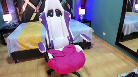Snapshot of linda4petite chatting on 25, 1, 2025 Linda online show from 25, 1, 2025