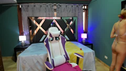 Snapshot of linda4petite chatting on 28, 1, 2025 Linda online show from 28, 1, 2025
