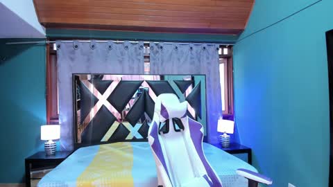 Snapshot of linda4petite chatting on 4, 2, 2025 Linda online show from 4, 2, 2025