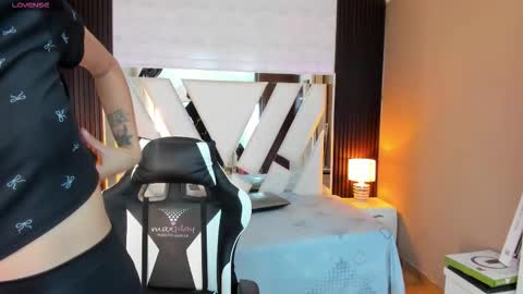 Snapshot of linda4petite chatting on 15, 9, 2025 Linda online show from 15, 9, 2025