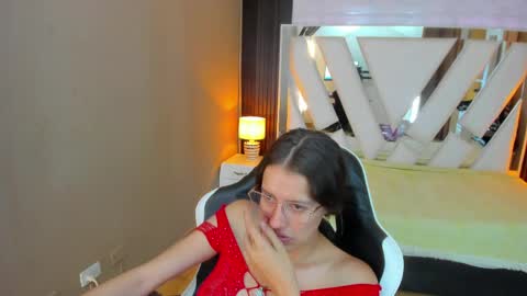  Linda  online show from 15, 4, 2026