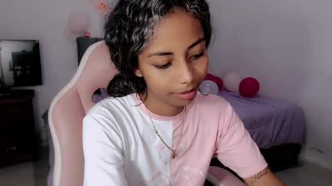 Snapshot of linda_brown_1 chatting on 30, 4, 2026 linda brown online show from 30, 4, 2026