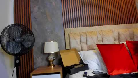 Snapshot of linda_cabal chatting on 27, 10, 2025 linda cabal online show from 27, 10, 2025