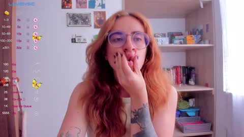 Snapshot of linda_giggle chatting on 5, 3, 2025 Giggles online show from 5, 3, 2025