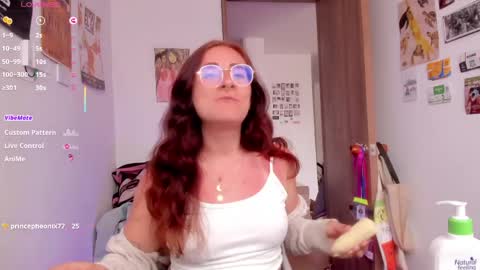 Snapshot of linda_giggle chatting on 10, 4, 2026 Giggles online show from 10, 4, 2026