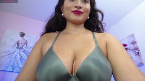 Maria Paula online show from 3, 1, 2025