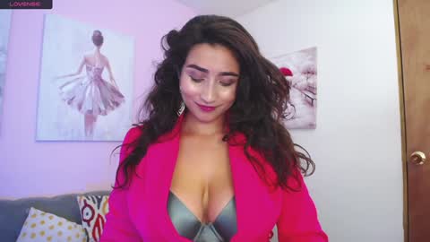 Maria Paula online show from 25, 1, 2025