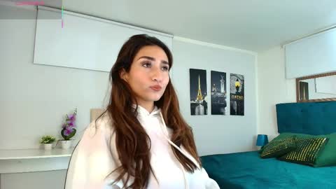 Maria Paula online show from 5, 5, 2026