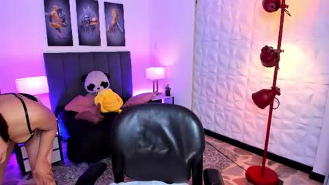 Snapshot of linda_norris chatting on 12, 6, 2026 linda_norris online show from 12, 6, 2026