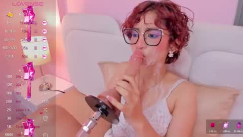Snapshot of linda_sofi__ chatting on 26, 2, 2025 linda_sofi__ online show from 26, 2, 2025