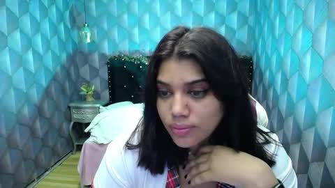 Snapshot of lindabreexlove chatting on 18, 12, 2024    online show from 18, 12, 2024