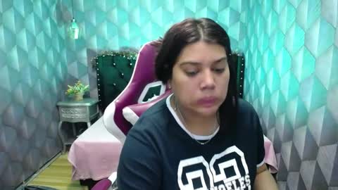 Snapshot of lindabreexlove chatting on 5, 1, 2025    online show from 5, 1, 2025