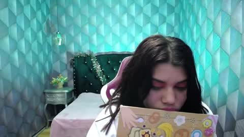 Snapshot of lindabreexlove chatting on 6, 1, 2025    online show from 6, 1, 2025