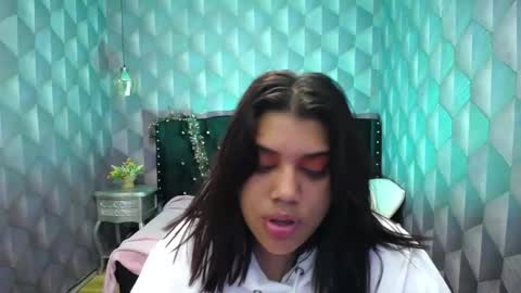 Snapshot of lindabreexlove chatting on 6, 1, 2025    online show from 6, 1, 2025