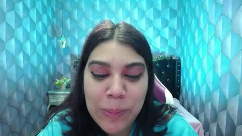 Snapshot of lindabreexlove chatting on 7, 1, 2025    online show from 7, 1, 2025