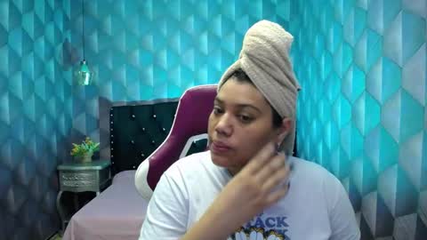 Snapshot of lindabreexlove chatting on 9, 1, 2025    online show from 9, 1, 2025
