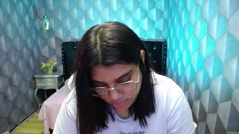 Snapshot of lindabreexlove chatting on 9, 1, 2025    online show from 9, 1, 2025