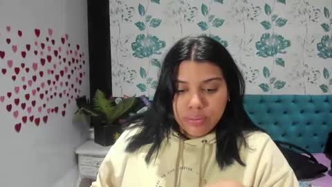 Snapshot of lindabreexlove chatting on 27, 1, 2025    online show from 27, 1, 2025