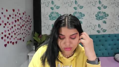 Snapshot of lindabreexlove chatting on 4, 2, 2025    online show from 4, 2, 2025