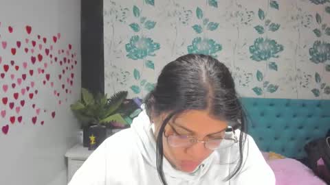 Snapshot of lindabreexlove chatting on 28, 2, 2025    online show from 28, 2, 2025