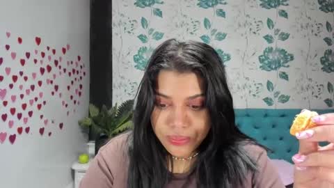 Snapshot of lindabreexlove chatting on 5, 3, 2025    online show from 5, 3, 2025
