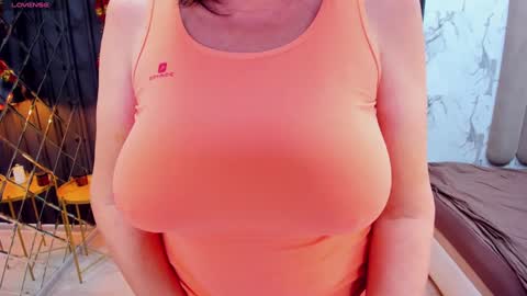 Snapshot of lindahottie chatting on 30, 12, 2024 Linda online show from 30, 12, 2024