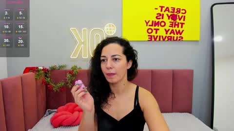 Snapshot of lindainsatiable chatting on 4, 1, 2025 Linda online show from 4, 1, 2025