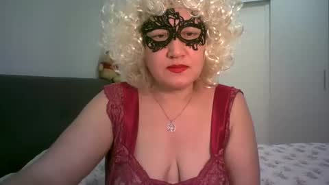 LindaXSmile online show from 16, 2, 2025